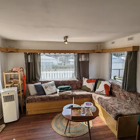 木屋 Charming Just Steps From The Sea