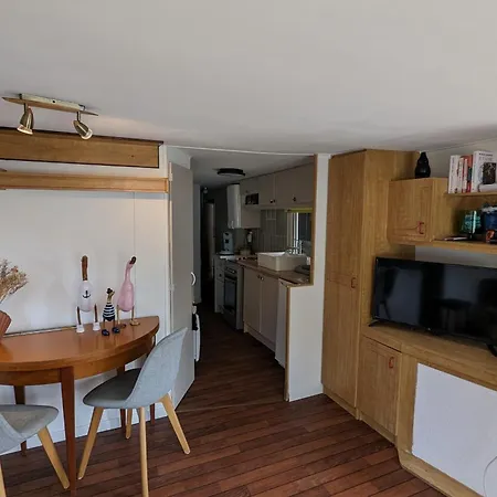 木屋 Charming Just Steps From The Sea *