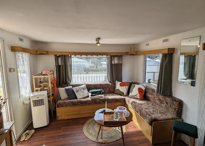 木屋 Charming Just Steps From The Sea