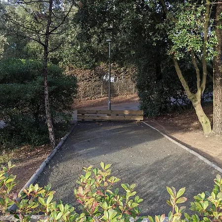 Charming Just Steps From The Sea Chalet *